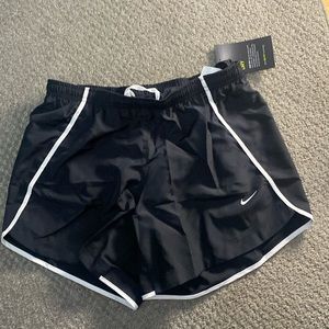 Girls Nike shorts xl